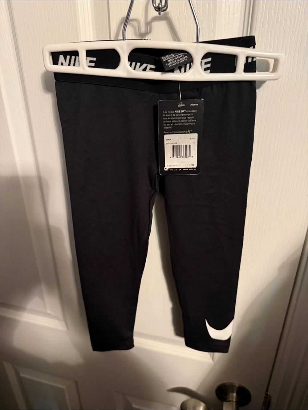 Nike Little Kids Black Leggings with White Swoosh size 4/XS 3-4 YRS NWT